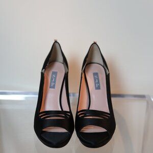 SJP BY SARAH JESSICA PARKER SAMPLE SIZE 37